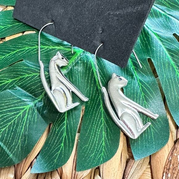 Vintage Jewelry - Silver Cat earrings BOGO FREE